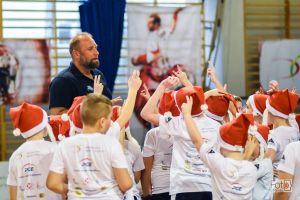 Artur Siódmiak Camp i II Mikołajkowy Turniej Piłki Ręcznej w Zespole Szkół w Kiełpinie
