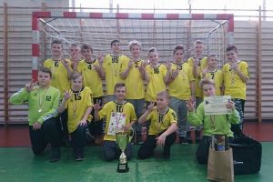 UKS BAT Kartuzy na podium  XVII Ogólnopolskiego Turnieju Piłki Ręcznej Poddębice Cup 2017