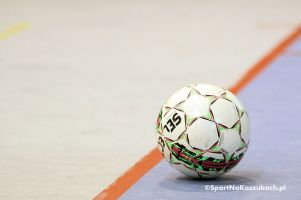 Rusza II Polska Liga Futsalu. W niedzielę mecz Budmax - Bojano, w poniedziałek FC Kartuzy - Jaguar Kokoszki z cheerleaderkami [kadry drużyn]