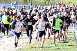 1. Hardcore Run w Żukowie - zdjęcia z pierwszego w regionie ekstremalnego biegu z przeszkodami