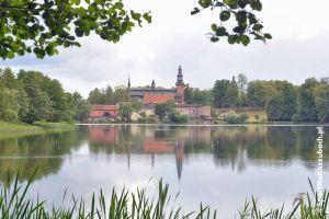 Poznaj lepiej Kartuzy podczas spacerów z przewodnikami