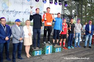 Ćwierćmaraton Szwajcarii Kaszubskiej 2017. Łukasz Kujawski znów triumfuje w zawodach Kaszuby Biegają w Przodkowie