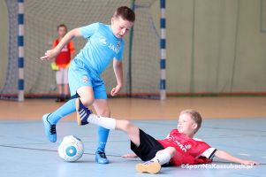 Rodzinny Turniej Futsalu FC Kartuzy 2017. Dzieci zagrały z rodzicami i krewnymi w trakcie półkolonii 
