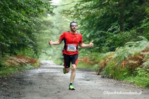 I Półmaraton Kamiennych Weselników. Prawie 200 osób pokonało 21 km w Somoninie, wygrał Robert Sadowski