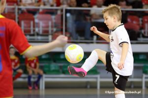 Junior Futsal Liga. FC Kartuzy zaprasza do gry w halowej lidze piłki nożnej dla dzieci w Kiełpinie