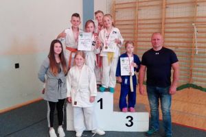 Osiem medali dzieci i młodzików GKS-u Żukowo na turnieju judo w Jezierzycach