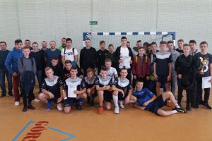 Piątka wygrała gminny turniej Igrzysk Młodzieży Szkolnej w Halowej Piłce Nożnej w Kartuzach
