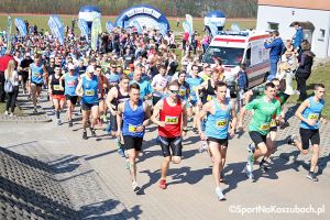 Biegi Kamiennych Wesleników. Rodzinne święto w Somoninie otworzyło cykl Kaszuby Biegają 2019