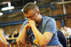 Paweł Teclaf mistrzem Polski juniorów w szachach szybkich 2020. Ma szanse na drugie złoto