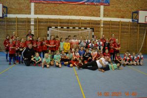 Chłopcy i dziewczęta zagrali w Żukowskiej Lidze Futsalu Junior