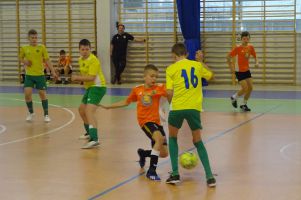 Halowa Liga Juniorów w Kiełpinie. Bez zmian na szczytach tabel obu lig