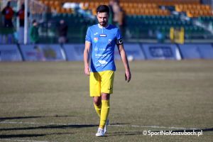Radunia Stężyca - Chojniczanka Chojnice. Piłkarze solidarni z Ukrainą, pewna wygrana gości