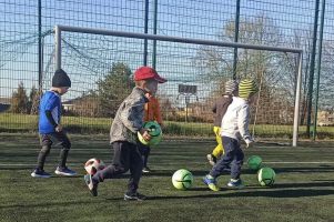 Trwają zajęcia Piłkarskiej Przyszłości Sierakowice dla dzieci